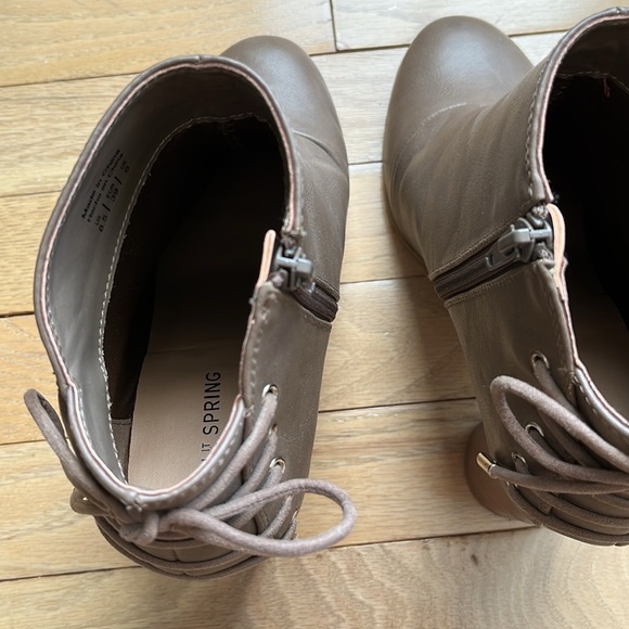 Laced booties / heels - call it spring - Picture 4 of 4